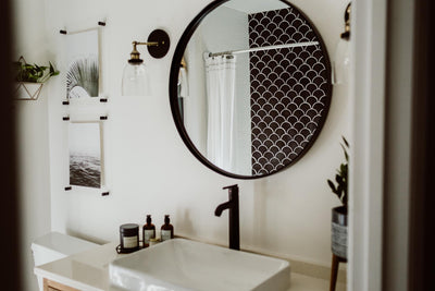 This six week DIY bathroom remodel is major inspo!