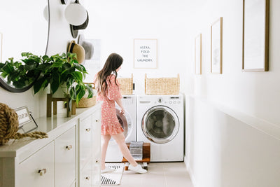 This bright laundry room makeover is a lesson in the power of paint